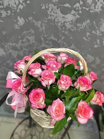 Цветочная композиция из Розы в корзине в Черниговке
