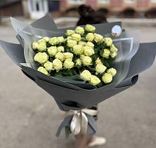 Букет Белые кустовые розы Солинеро в Черниговке