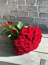 Букет Красные розы Фридом в Черниговке