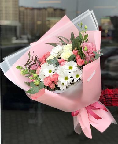 Букет цветов из: Розы, Лизиантусы и Хризантемы в Черниговке