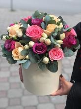 Цветочная композиция из Розы в шляпной коробке в Черниговке